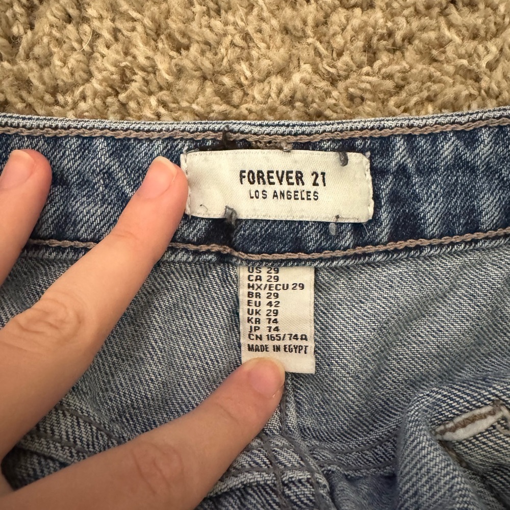 FOREVER 21 Denim Shorts Women Size 29 Blue Cut Off Jean Distressed - Picture 3 of 3